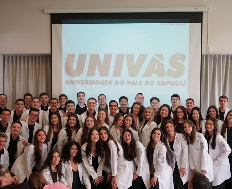 Cerim�nia do Jaleco marca in�cio de uma nova etapa para acad�micos da 58� turma Medicina